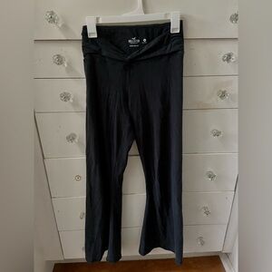 Hollister Ultra High-Rise Flare Leggings *with pockets